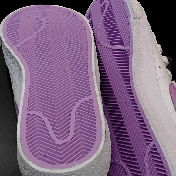 Nike Kids White and Purple Sneakers - Picture 6 of 6